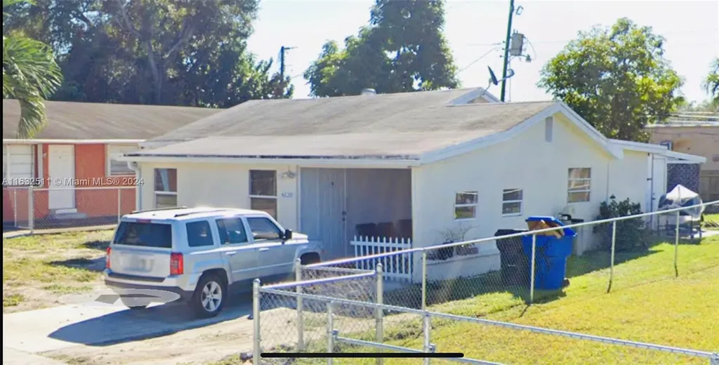 6120 Grant Street Hollywood FL 33024