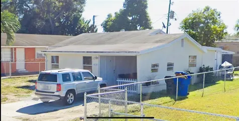 6120 Grant Street Hollywood FL 33024