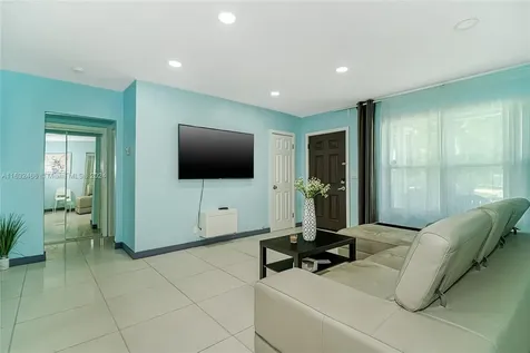 216 SW 6th Street Hallandale Beach FL 33009
