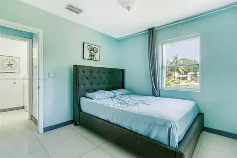 216 SW 6th Street Hallandale Beach FL 33009