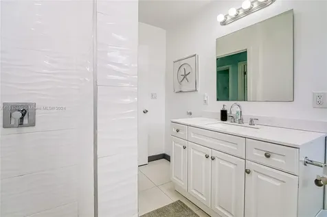 216 SW 6th Street Hallandale Beach FL 33009