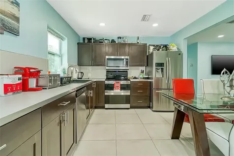216 SW 6th Street Hallandale Beach FL 33009