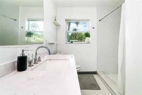 216 SW 6th Street Hallandale Beach FL 33009