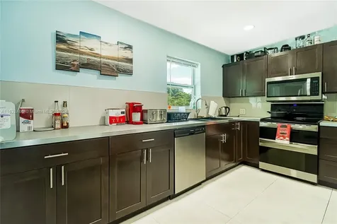216 SW 6th Street Hallandale Beach FL 33009