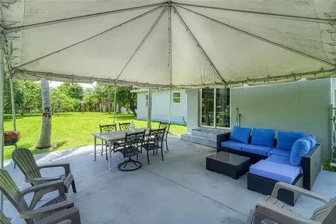 216 SW 6th Street Hallandale Beach FL 33009