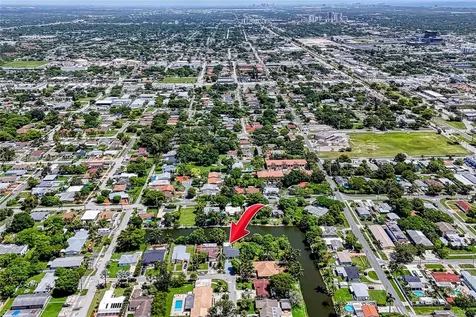 216 SW 6th Street Hallandale Beach FL 33009