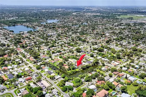 216 SW 6th Street Hallandale Beach FL 33009