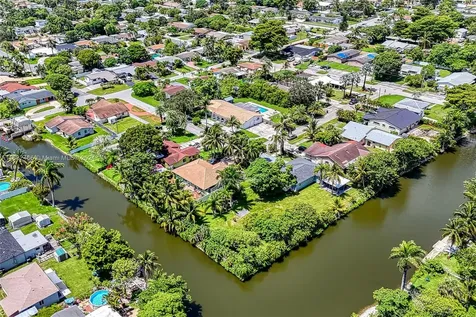 216 SW 6th Street Hallandale Beach FL 33009