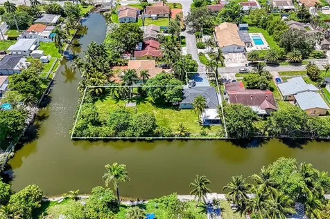 216 SW 6th Street Hallandale Beach FL 33009