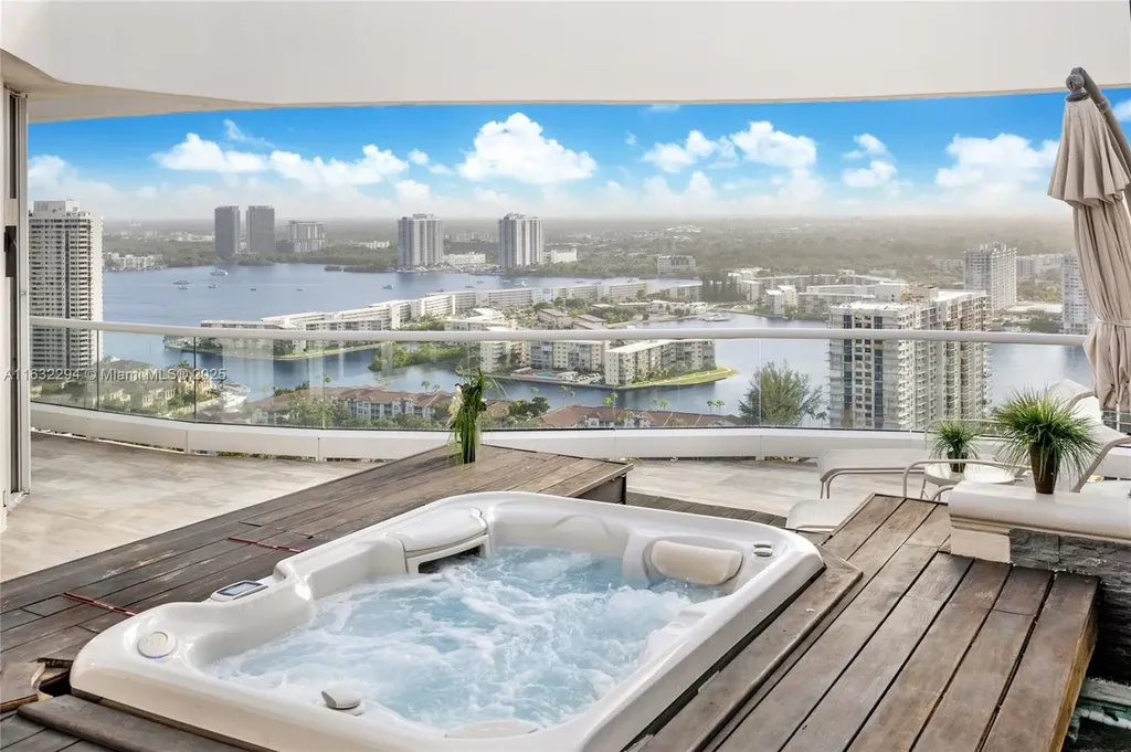 7000 Island Boulevard Aventura FL 33160
