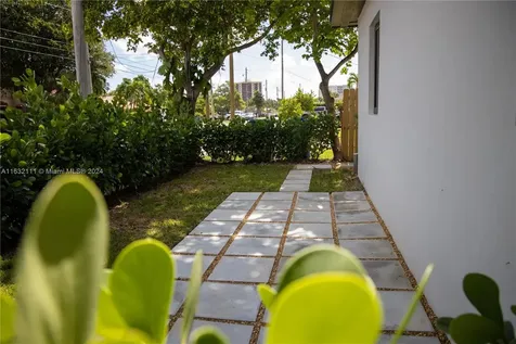 2353 SW 31st Avenue Miami FL 33145