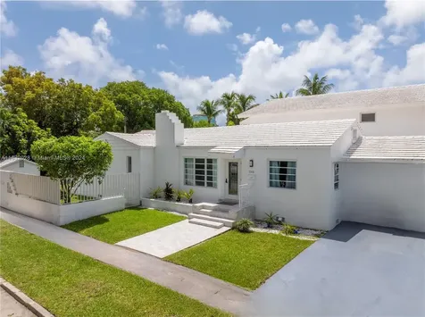 2301 SW 4th Avenue Miami FL 33129