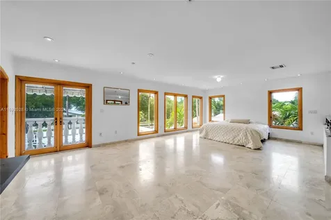 2301 SW 4th Avenue Miami FL 33129