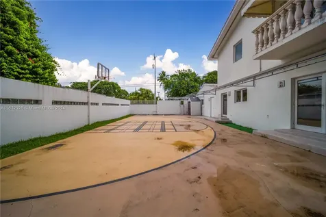 2301 SW 4th Avenue Miami FL 33129
