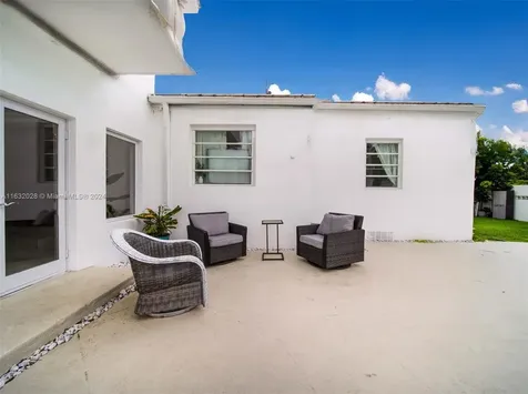 2301 SW 4th Avenue Miami FL 33129