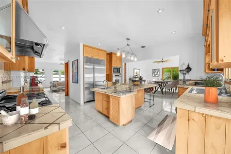 2301 SW 4th Avenue Miami FL 33129