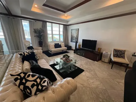 100 Lincoln Road Miami Beach FL 33139