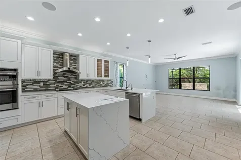 3086 Hudson Terrace Naples FL 34119