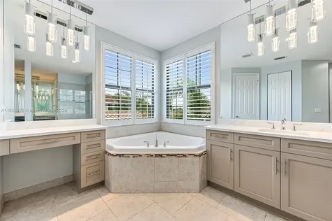3086 Hudson Terrace Naples FL 34119
