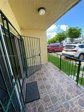 4525 W 20 Avenue Hialeah FL 33012