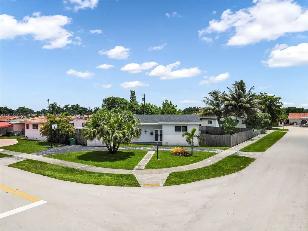 1945 SW 85th Court Miami FL 33155
