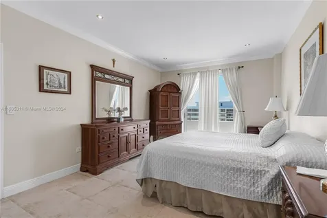 5555 Collins Avenue Miami Beach FL 33140