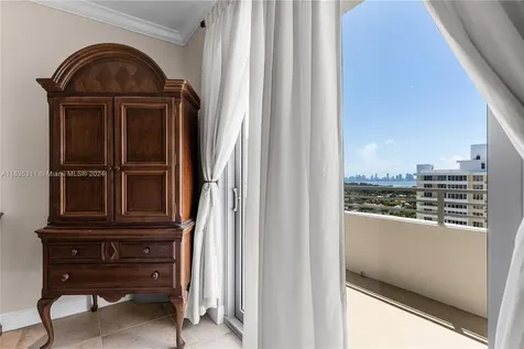 5555 Collins Avenue Miami Beach FL 33140
