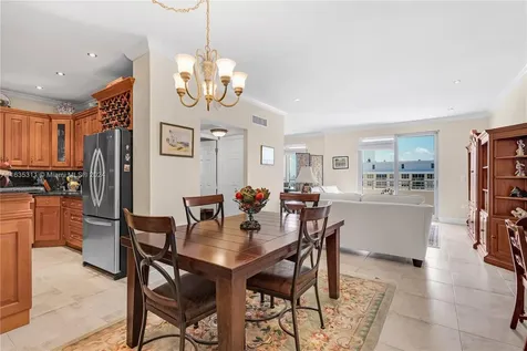 5555 Collins Avenue Miami Beach FL 33140