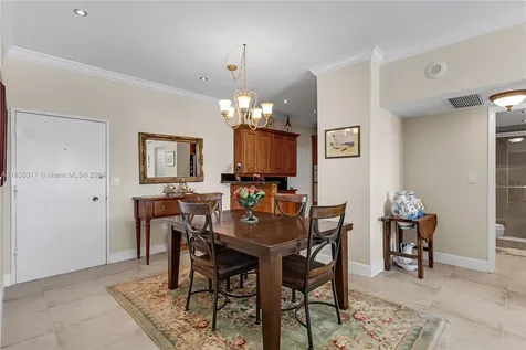5555 Collins Avenue Miami Beach FL 33140