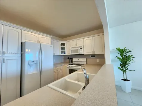 3505 S Ocean Drive Hollywood FL 33019