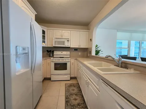 3505 S Ocean Drive Hollywood FL 33019