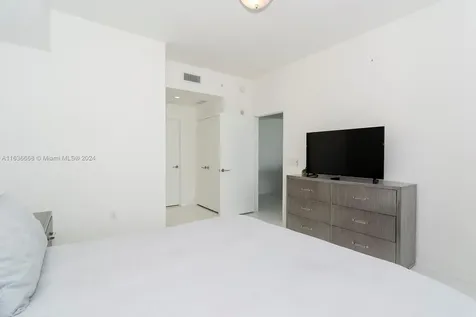 851 NE 1st Avenue Miami FL 33132