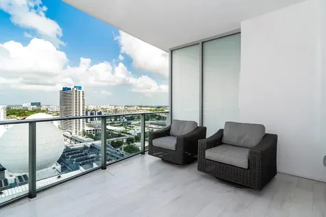 851 NE 1st Avenue Miami FL 33132