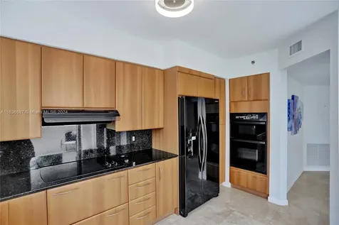 19111 Collins Avenue Sunny Isles Beach FL 33160