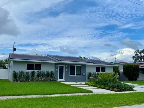 1321 Garfield Street Hollywood FL 33019