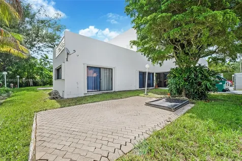 7301 Miller Drive Miami FL 33155