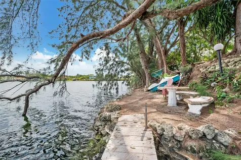 7301 Miller Drive Miami FL 33155
