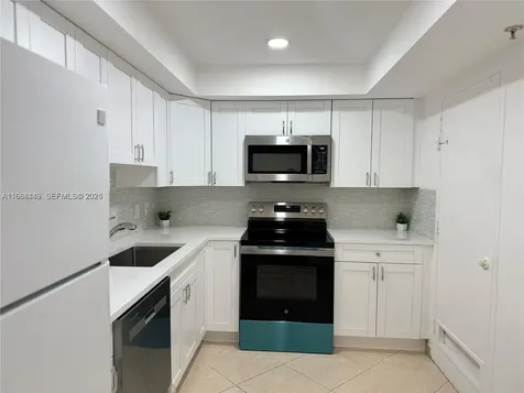 400 Kings Point Drive Sunny Isles Beach FL 33160