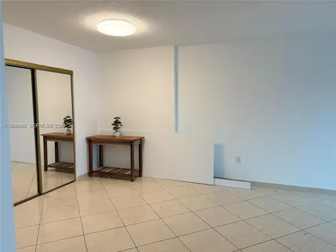 400 Kings Point Drive Sunny Isles Beach FL 33160