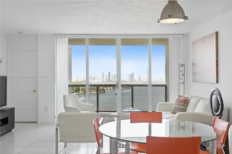1900 Sunset Harbour Drive Miami Beach FL 33139