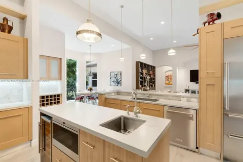 6701 SW 102nd Terrace Pinecrest FL 33156