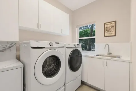 6701 SW 102nd Terrace Pinecrest FL 33156