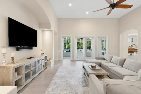 6701 SW 102nd Terrace Pinecrest FL 33156