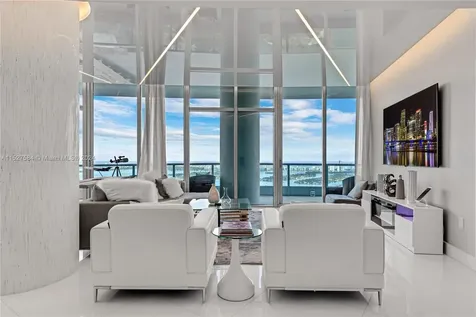 900 Biscayne Boulevard Miami FL 33132