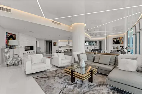 900 Biscayne Boulevard Miami FL 33132