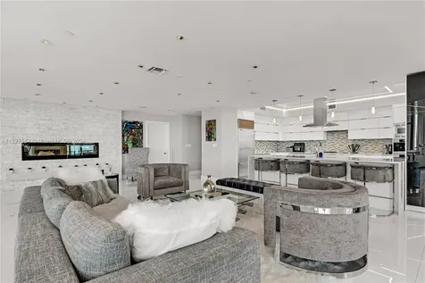 900 Biscayne Boulevard Miami FL 33132