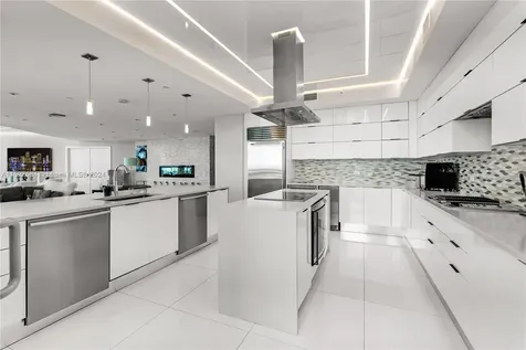900 Biscayne Boulevard Miami FL 33132