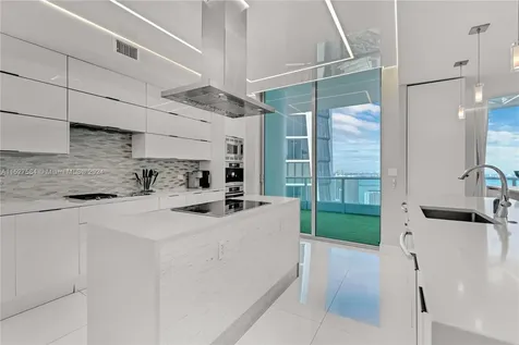 900 Biscayne Boulevard Miami FL 33132