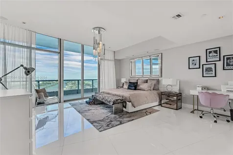 900 Biscayne Boulevard Miami FL 33132