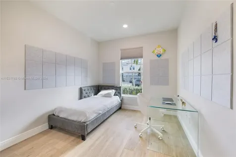1476 Pongam Terrace Hollywood FL 33021